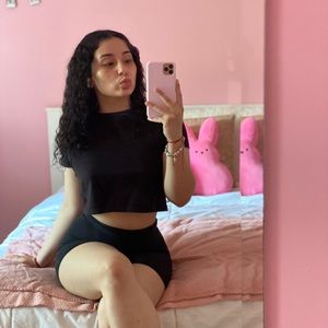 Meet your Posher, Valentina